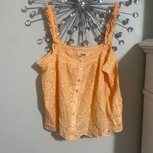 Brand new Peach crop top with buttons